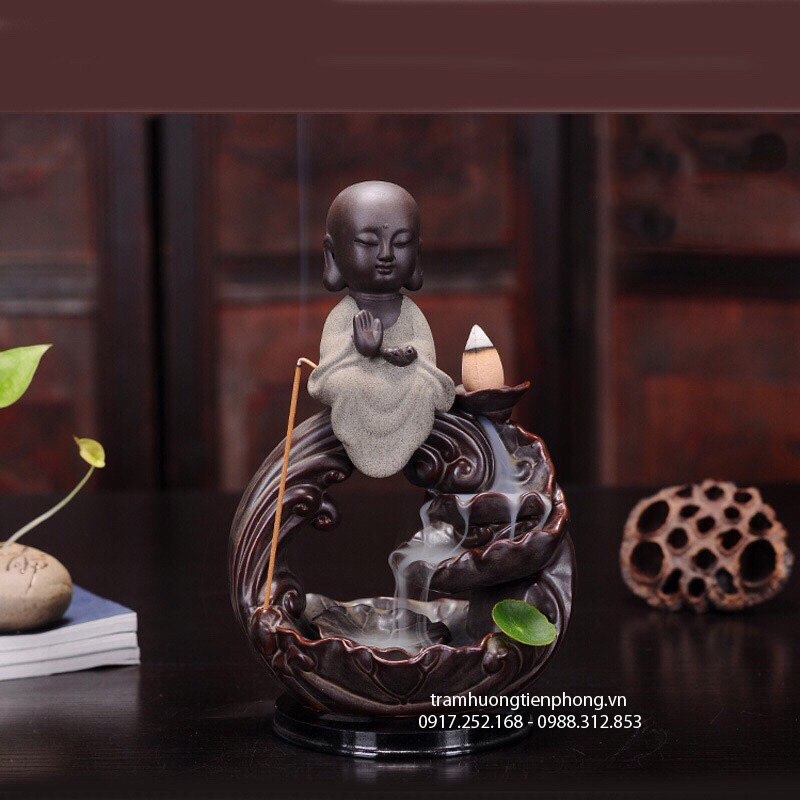 Thác Khói Phật Toạ Sen Trắng