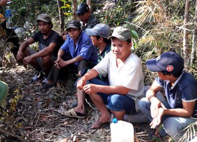 Gần trăm người đổ xô đến Bình Thuận tìm trầm