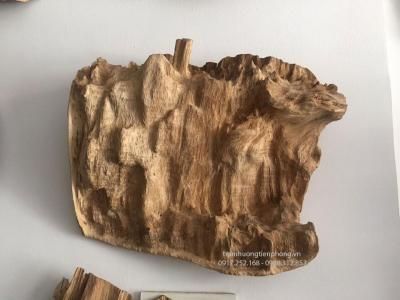 Trầm Hương Cảnh Tự Nhiên hình núi