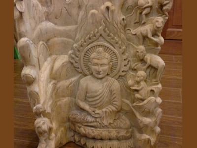 Tượng trầm hương nhiều chi tiết