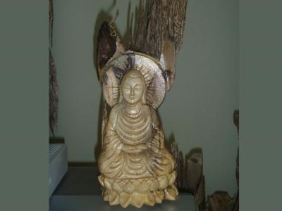 Tượng trầm hương sáng tạo
