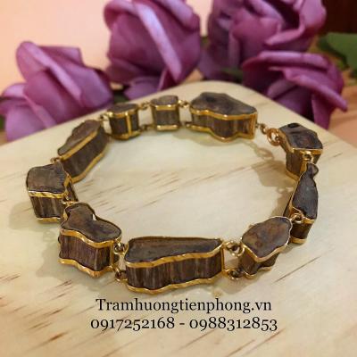 Vòng Tay Trầm Hương Chìm Mix Vàng 24k