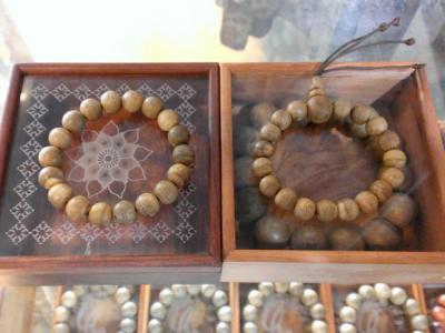 Vòng tay trầm hương Việt Nam (dành cho nữ)
