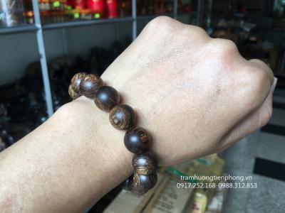 Vòng Trầm Hương Sánh Chìm