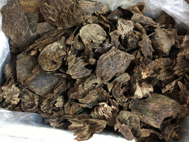 Trầm hương miếng HM09