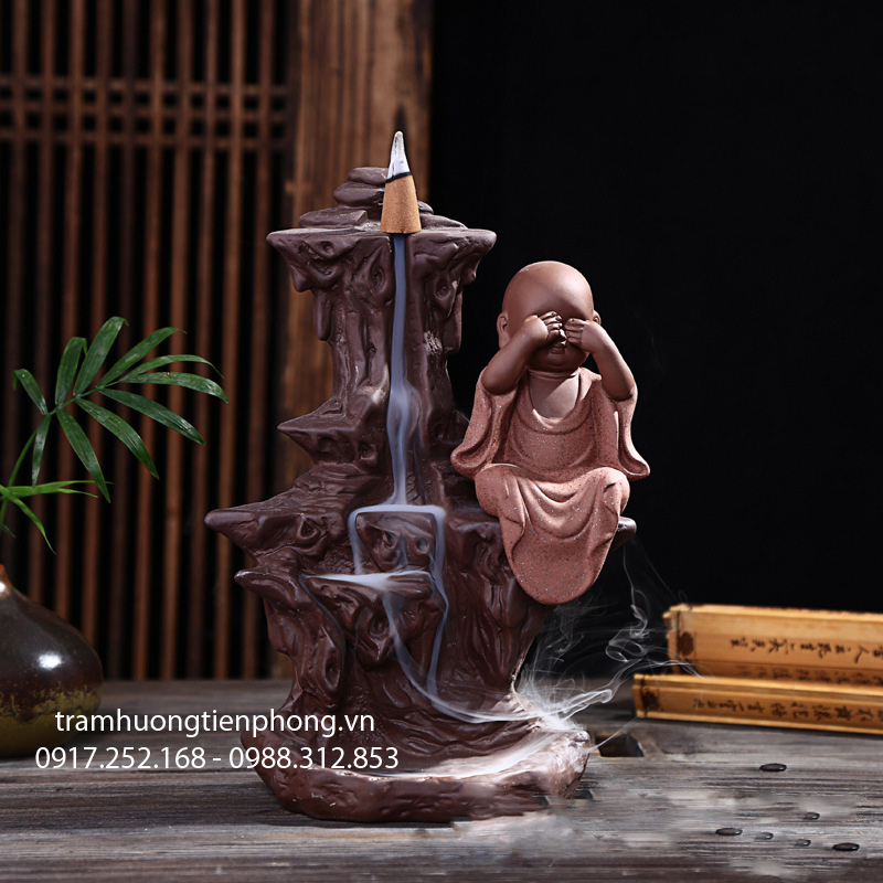 Tượng Đốt Trầm Chú Tiểu Không Nhìn