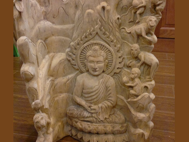 Tượng trầm hương nhiều chi tiết