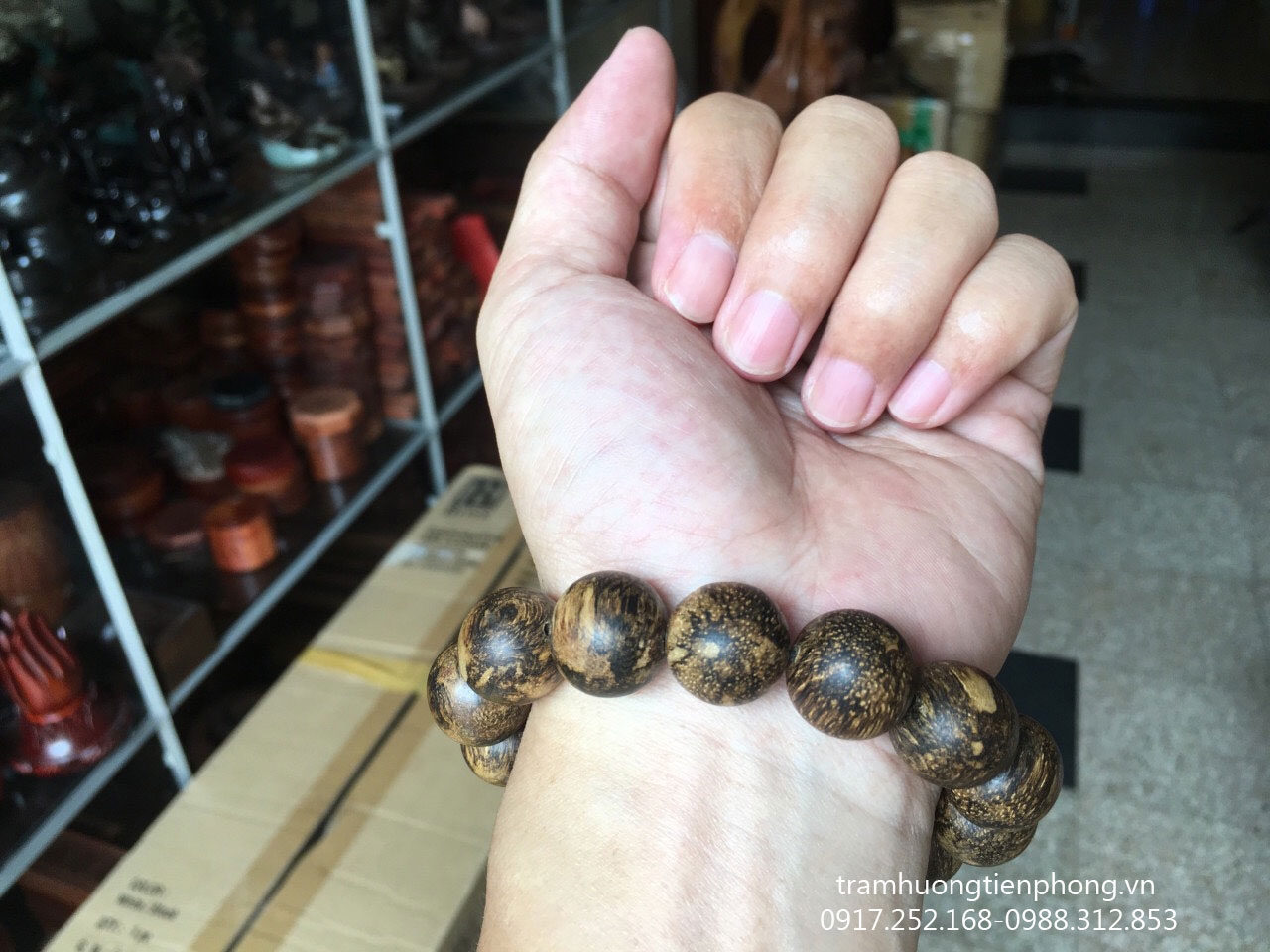 Vòng Trầm Hương Tự Nhiên 16mm